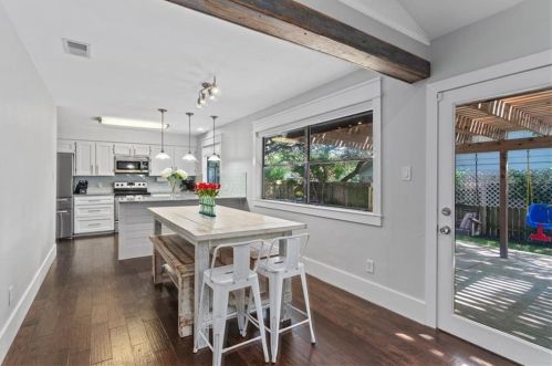 9626 Braeburn Gln, Austin TX 78729-2710 exterior