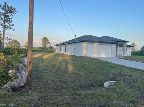 1208 Edison Ave, Lehigh Acres, FL 33972-8421