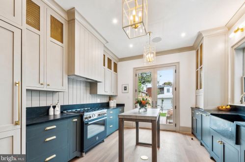 236 11th St, Washington DC  20002-6218 exterior