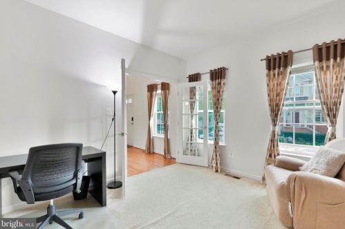 4446 Davis Fairfax Ln, Woodbridge, VA 22192-5580