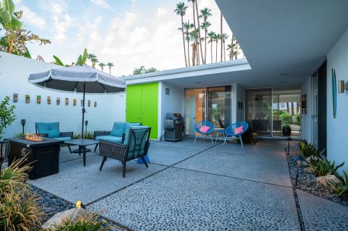 276 Desert Lakes Dr, Palm Springs, CA 92264-5514