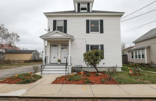 45 Gilman St, Nashua, NH 03060-3720