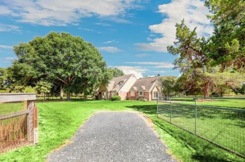 16433 Lutheran School Rd, Tomball, TX 77377-3718