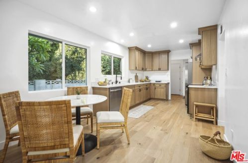 3351 Wrightwood Dr, North Hollywood CA  91604-3939 exterior