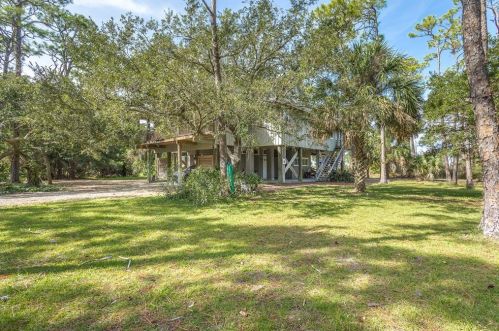 2105 Blue Heron Trl, Saint George Island, FL 32328-2142