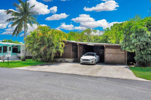 909 Ruby Dr, Key Largo, FL 33037-3891
