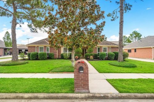 2009 Fairwood St, Pearland, TX 77581-6443