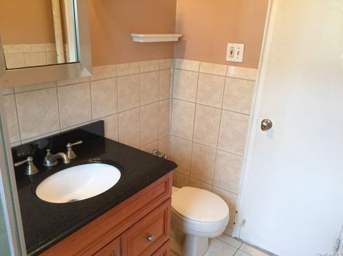 4782 Boston Post Rd, New Rochelle NY  10803-3002 exterior