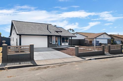6337 Lolly Ln, San Diego, CA 92114-5627