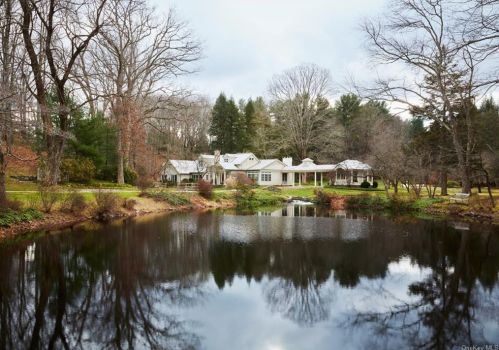 316 Stone Hill Rd, Scotts Corners, NY 10576-1421