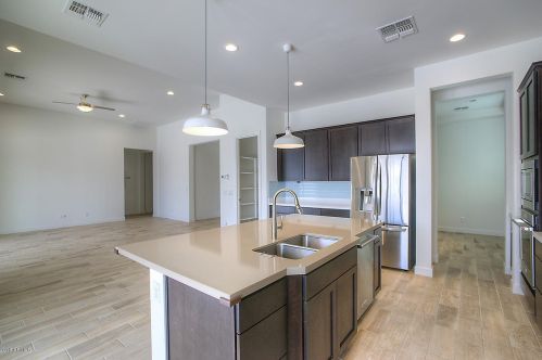 3821 Horseshoe Pl, Chandler, AZ 85249-2062