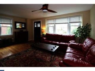35 Woodale Rd, Philadelphia, PA 19118-3429