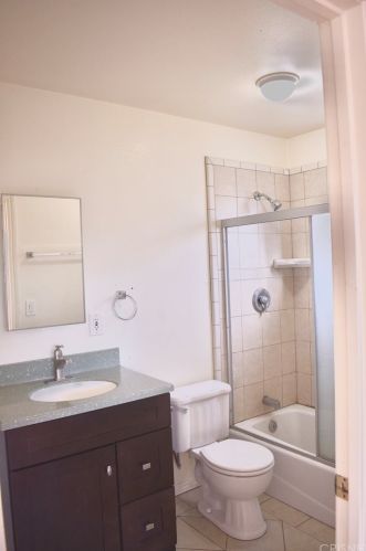 8123 Noble Ave, Van Nuys CA 91402-4509 exterior