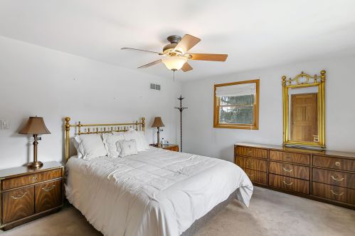 1900 Laura Ln, Waukesha WI  53186-2808 exterior