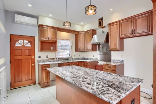 4626 Torley St, Pittsburgh, PA 15224-1532