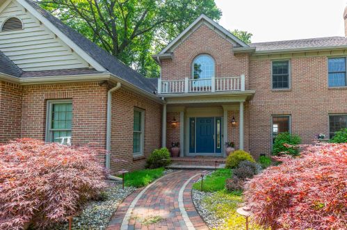 51699 Ashton Ct, Granger, IN 46530-7004