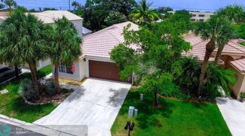 7032 Chesapeake Cir, Boynton Beach, FL 33436-8566
