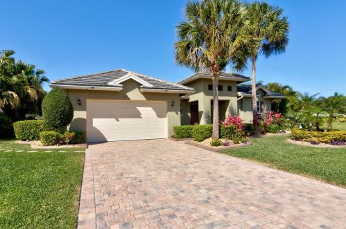 5904 Brae Burn Cir, Vero Beach, FL 32967-5258