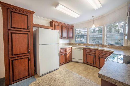 7801 34th Ave, Saint Petersburg, FL 33710-1130