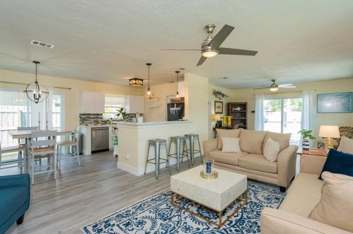 1601 Delaware Ave, Saint Petersburg, FL 33703-5436
