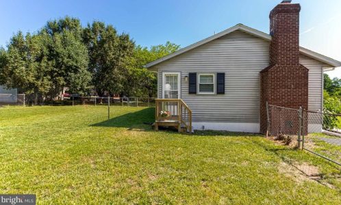 1201 Dewberry Dr, Fredericksburg VA  22407-4881 exterior