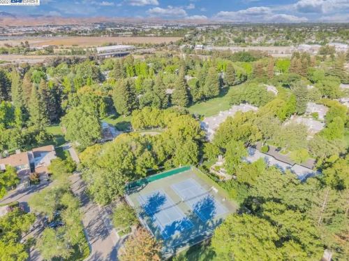 5230 Riverdale Ct, Pleasanton CA  94588-3759 exterior