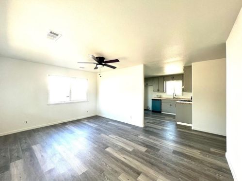 7076 Barbera Ave, Winton CA  95388-9302 exterior