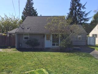 15815 16th Ave, Seattle, WA 98166-2857
