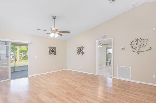 7006 Roberts Rd, Fort Pierce FL  34951-2042 exterior