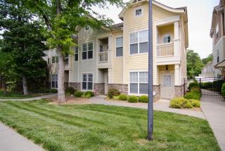 833 Millbrook Rd, Charlotte, NC 28211-1591