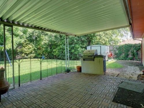 1225 Hillcrest St, Denton TX  76201-2412 exterior