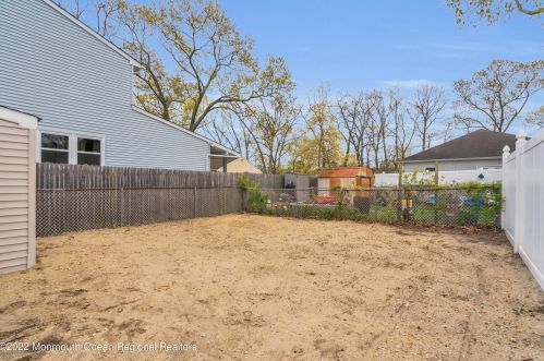 839 Lynnwood Ave, Bricktown NJ  08723-5253 exterior