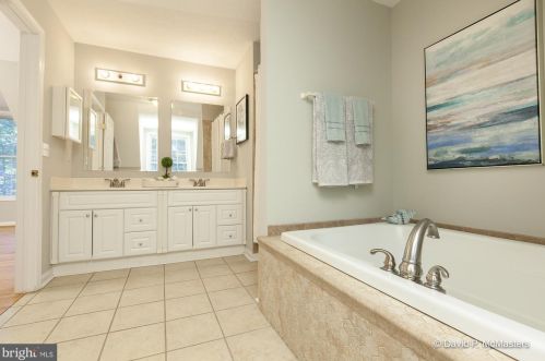 277 Black Cub Run Ln, Harpers Ferry WV  25425-6805 exterior