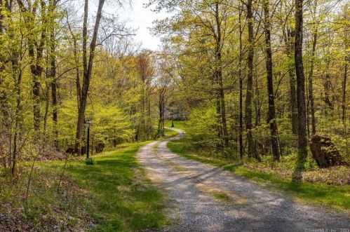 469 Milton Rd, Litchfield, CT 06759-2111