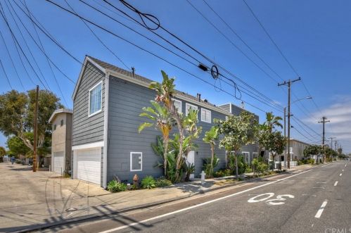 126 33 St, Newport Beach CA  92663-3028 exterior