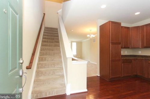 2920 Chinkapin Oak Ln, Woodbridge, VA 22191-7523
