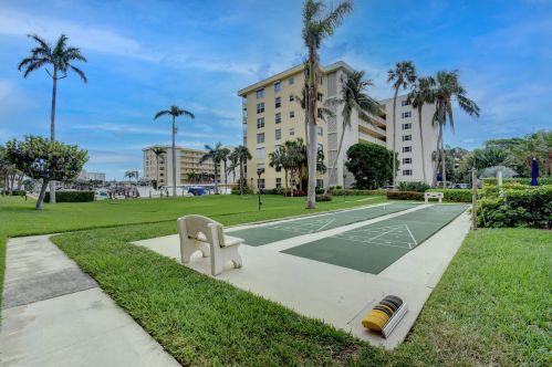 1 Harbourside Dr, Delray Beach FL  33483-5126 exterior