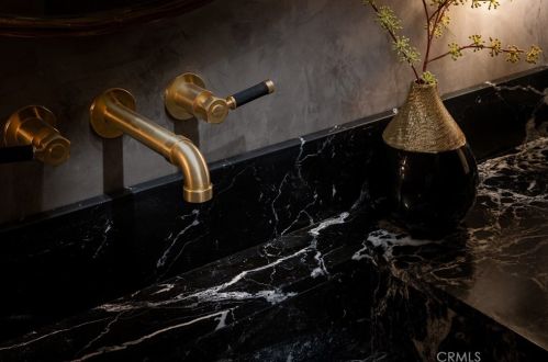 4765 Lemona Ave, Van Nuys CA 91405-4530 exterior