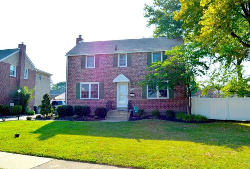415 Adair Rd, Holmes, PA 19043-1105