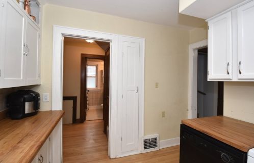 2752 81, Milwaukee WI 53222-3809 exterior