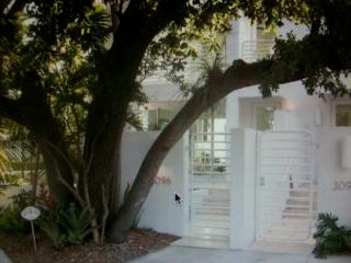 3096 Indiana St, Miami FL  33133-4411 exterior