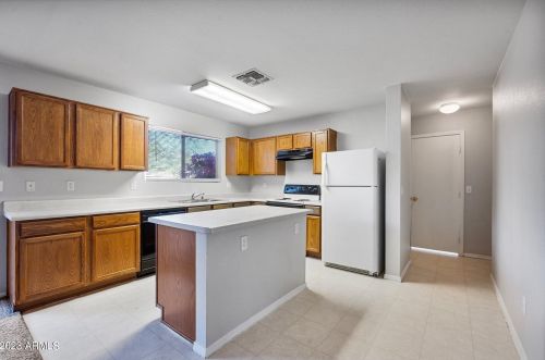 9402 Eaton Rd, Phoenix AZ  85037-4272 exterior