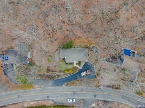 29 Ramapo Hills Blvd, Oakland NJ  07436-3906 exterior