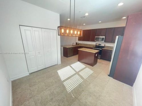 11756 13th Ct, Hollywood FL  33025-2545 exterior