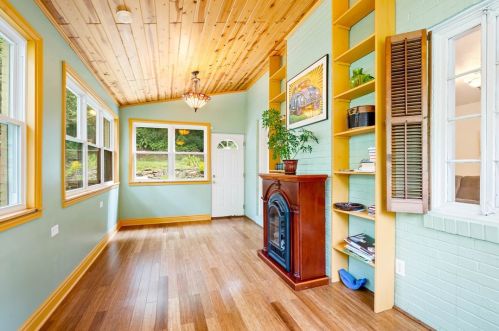 255 Cascade Rd, Pittsburgh PA  15221-4439 exterior