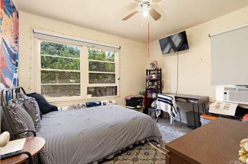 7862 Kingbee St, Downey CA  90242-3420 exterior