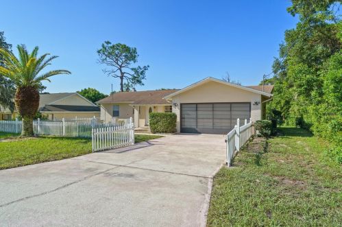 6084 Raleigh St, Brooksville, FL 34606-4045