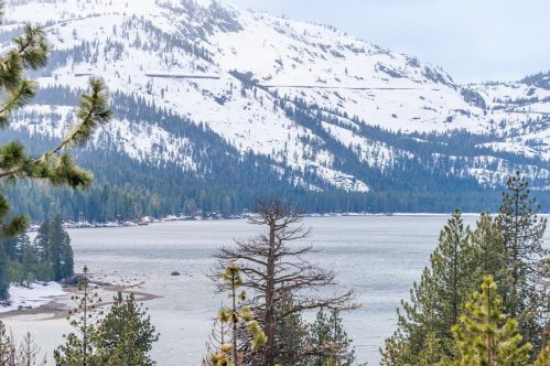 12726 Richards Blvd, Truckee CA  96161 exterior