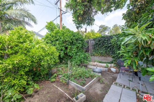 11621 Hesby St, North Hollywood, CA 91601-3620