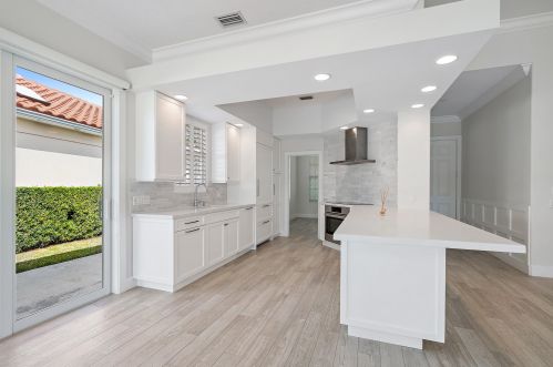 615 Rosa Ct, West Palm Beach FL  33410-4502 exterior